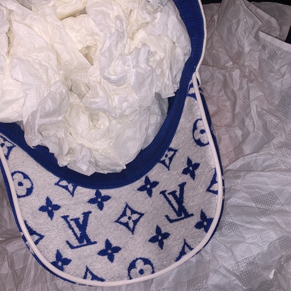 Louis Vuitton hat - Picture 10 of 10